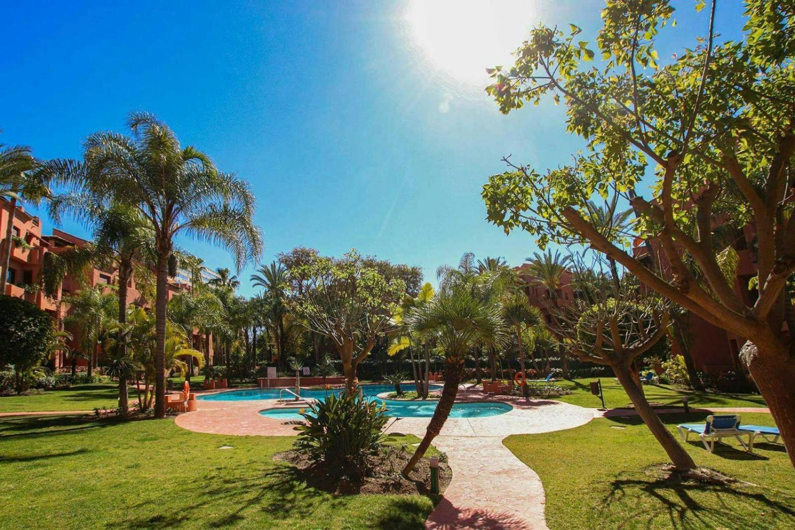 Piso 4 Hab. - Elviria Playa Appartement Marbella Buitenkant foto